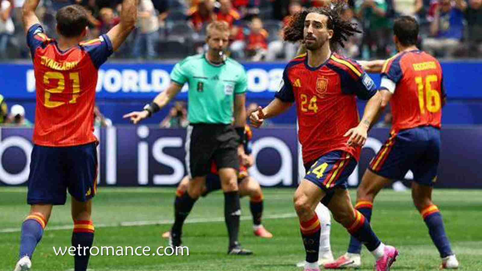 8868体育热点聚焦:伟大的3-0!奥亚萨瓦尔双响,西班牙破16年魔咒,1/8决赛静候C罗
