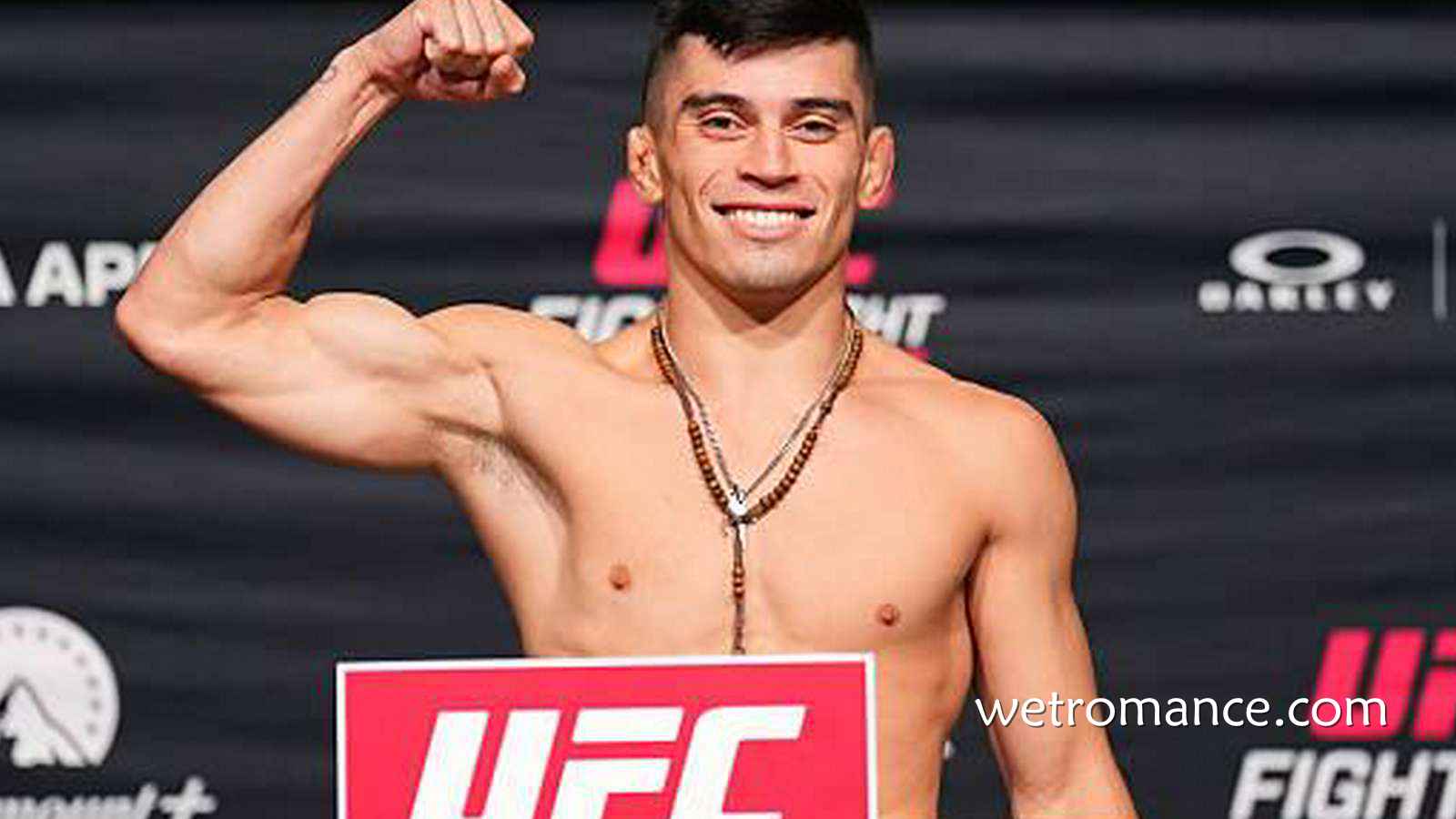 8868体育特别点评:UFC格斗之夜|埃米特VS瓦列霍斯!赛前称重